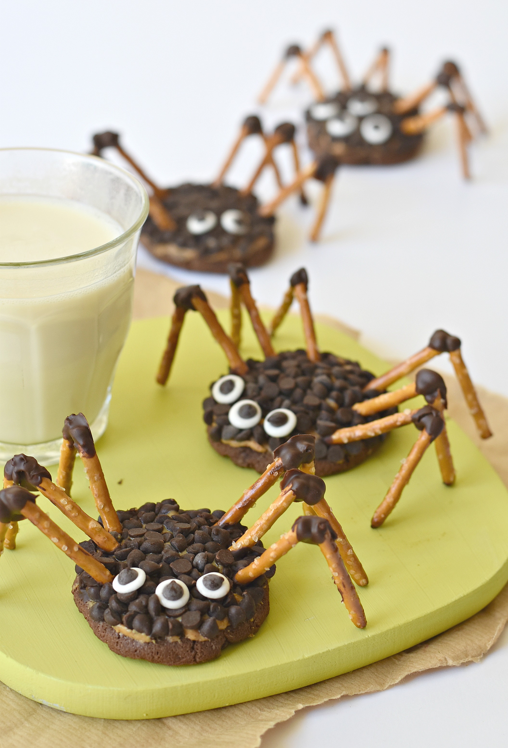 Halloween Spider Cookies - Fork and Beans