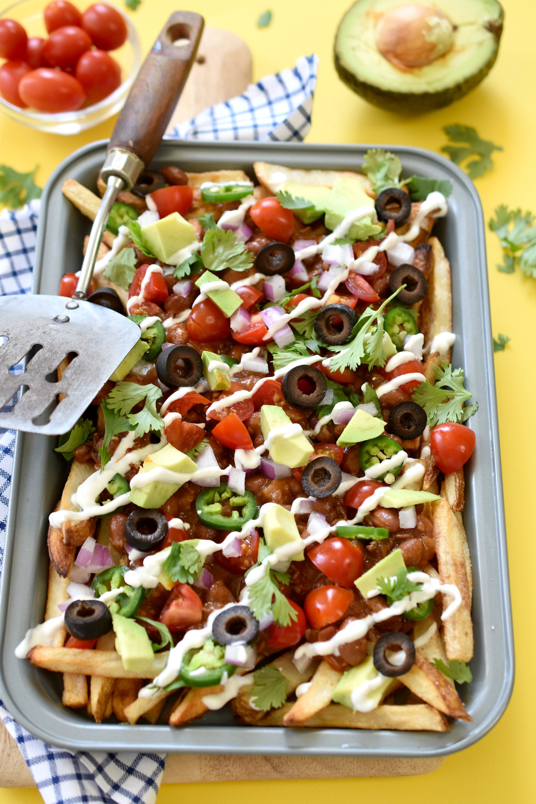 These vegan chili fries! A flavorful chili smothered on top of homemade