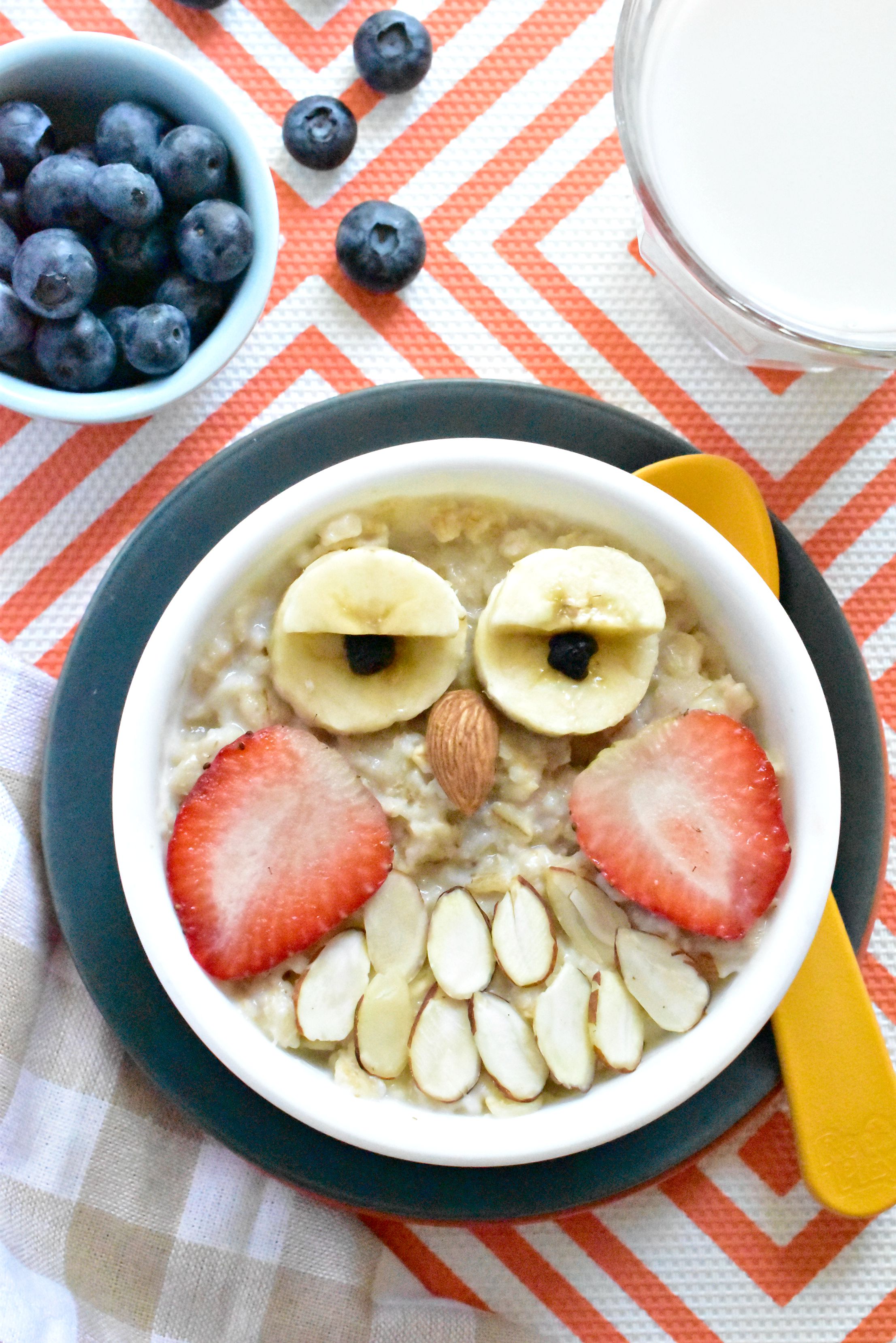 https://www.forkandbeans.com/wp-content/uploads/2015/07/Owl-Oatmeal-a-fun-kids-animal-shaped-breakfast.jpg